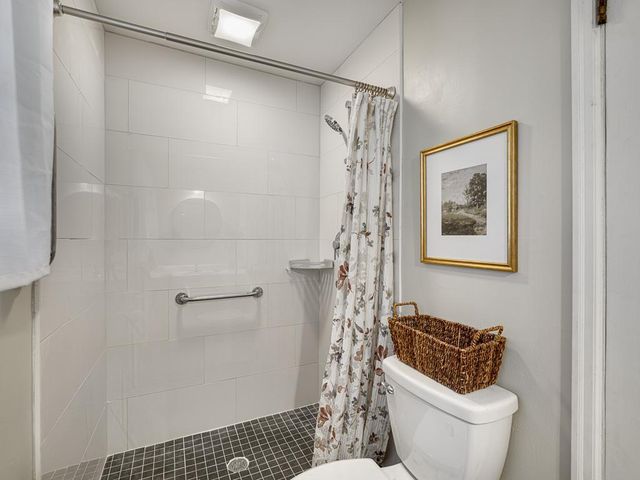 4230 Ewing Avenue N, Robbinsdale, MN 55422