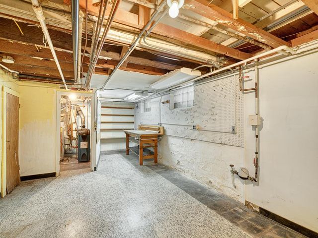 4230 Ewing Avenue N, Robbinsdale, MN 55422