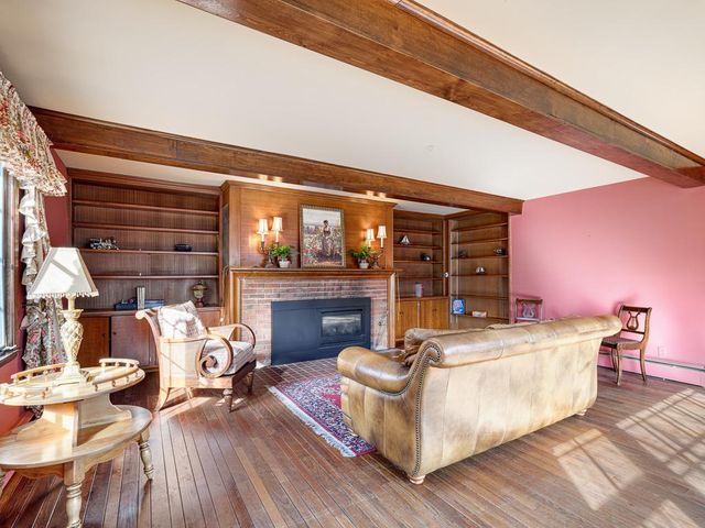 4230 Ewing Avenue N, Robbinsdale, MN 55422