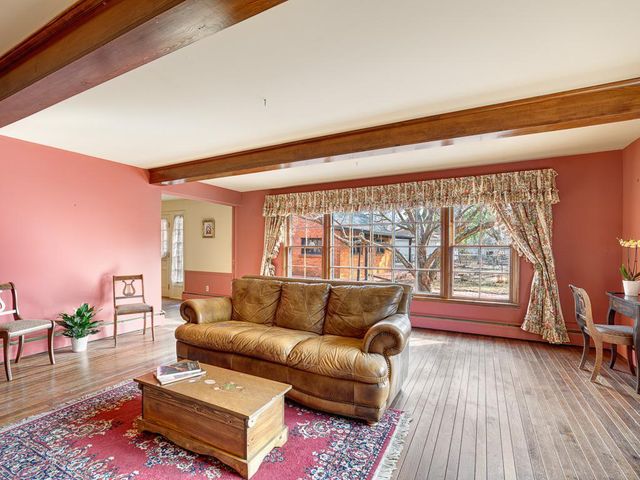 4230 Ewing Avenue N, Robbinsdale, MN 55422