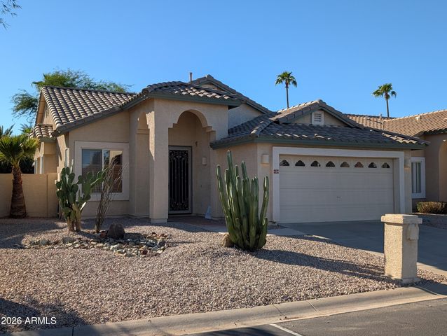 420 W HALF MOON Way