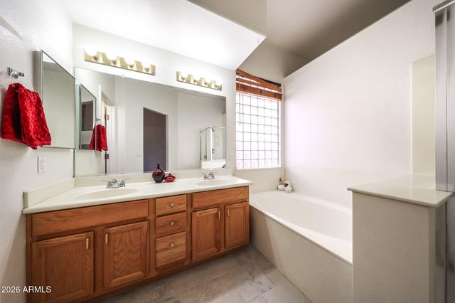 420 W HALF MOON Way, Chandler, AZ 85225