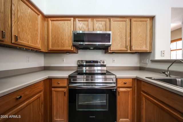 420 W HALF MOON Way, Chandler, AZ 85225