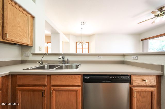 420 W HALF MOON Way, Chandler, AZ 85225
