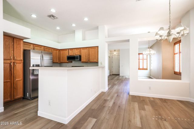 420 W HALF MOON Way, Chandler, AZ 85225