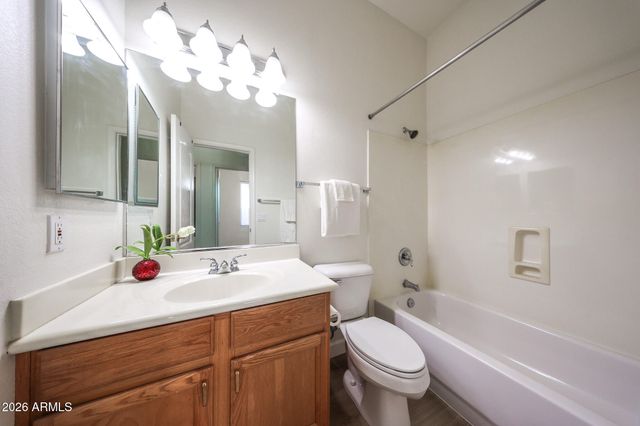 420 W HALF MOON Way, Chandler, AZ 85225