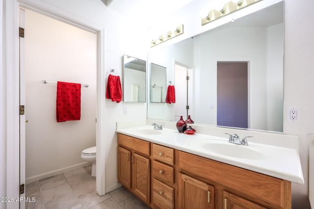 420 W HALF MOON Way, Chandler, AZ 85225