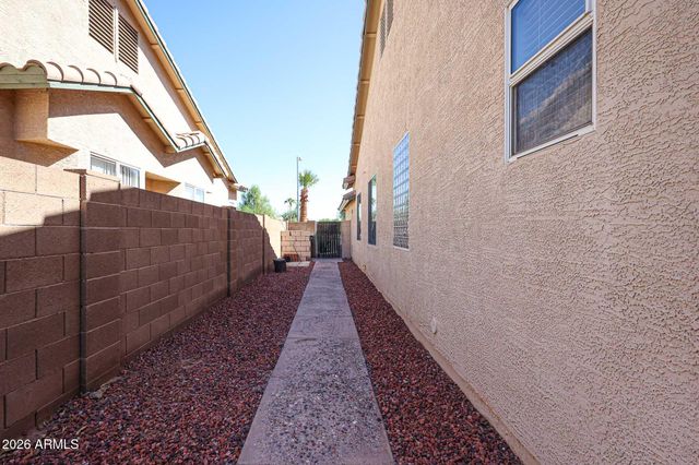 420 W HALF MOON Way, Chandler, AZ 85225