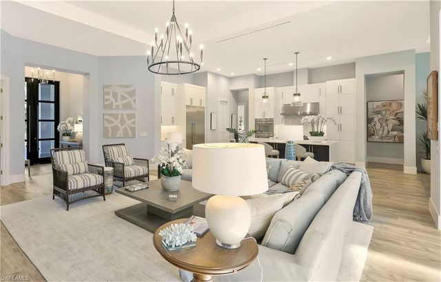 750 Myrtle TER, Naples, FL 34103