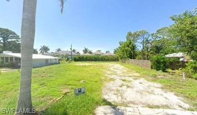 750 Myrtle TER, Naples, FL 34103