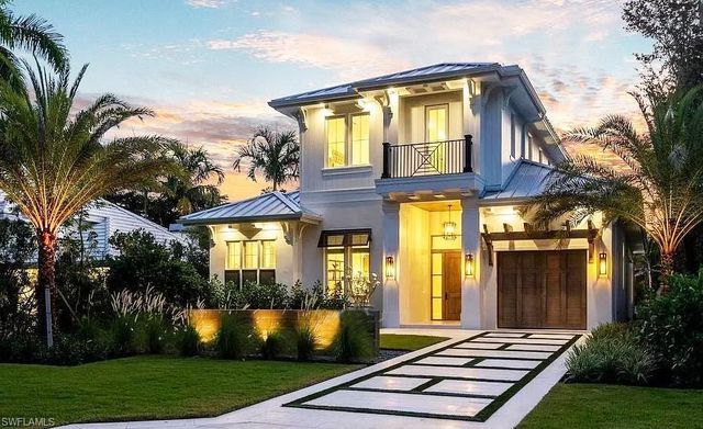 750 Myrtle TER, Naples, FL 34103