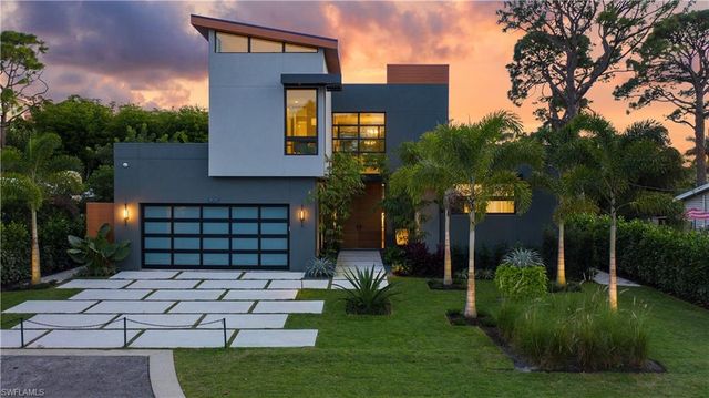 750 Myrtle TER, Naples, FL 34103