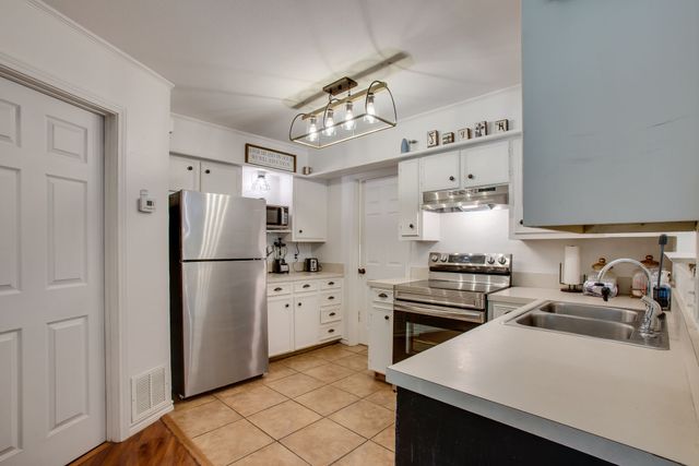 137 Oak Haven Drive, Gun Barrel City, TX 75156