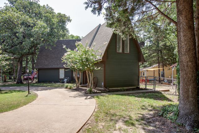 137 Oak Haven Drive, Gun Barrel City, TX 75156