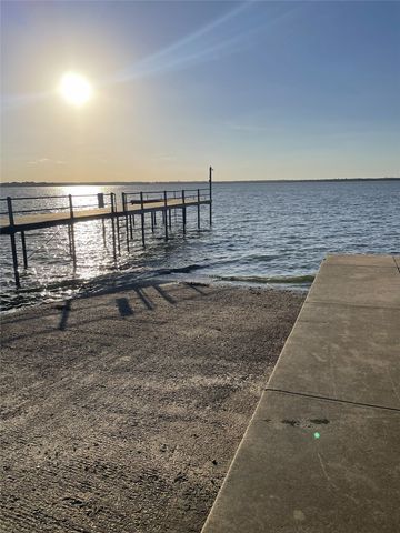 137 Oak Haven Drive, Gun Barrel City, TX 75156