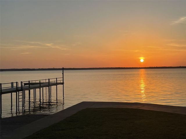 137 Oak Haven Drive, Gun Barrel City, TX 75156
