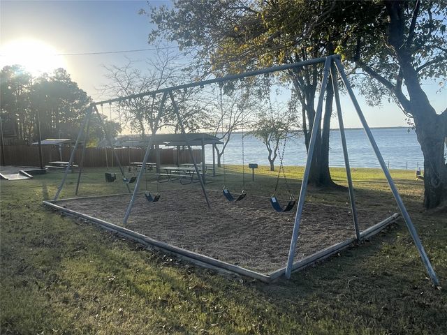 137 Oak Haven Drive, Gun Barrel City, TX 75156