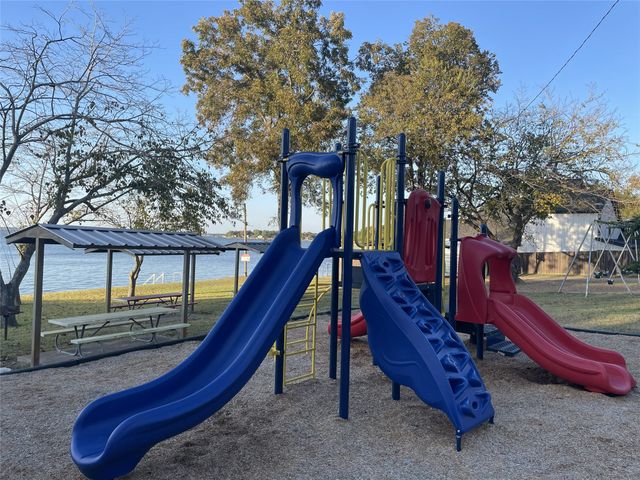 137 Oak Haven Drive, Gun Barrel City, TX 75156