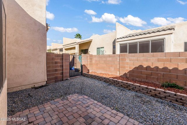 468 W Windham Boulevard, Green Valley, AZ 85614