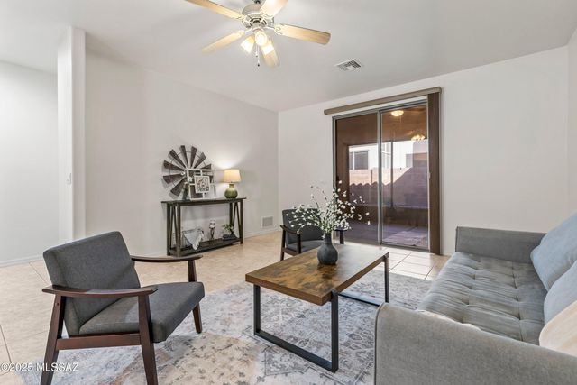 468 W Windham Boulevard, Green Valley, AZ 85614