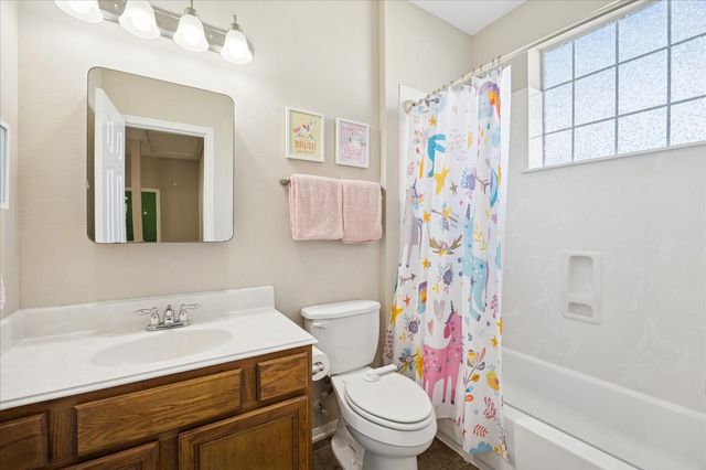 3332 Masters Point Drive, Houston, TX 77091