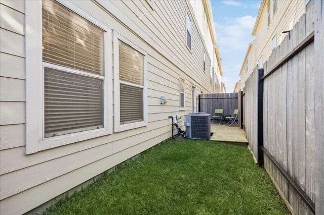 3332 Masters Point Drive, Houston, TX 77091