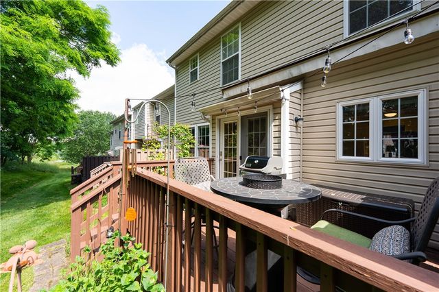 612 Village Green E Blvd, Adams Twp, PA 16046