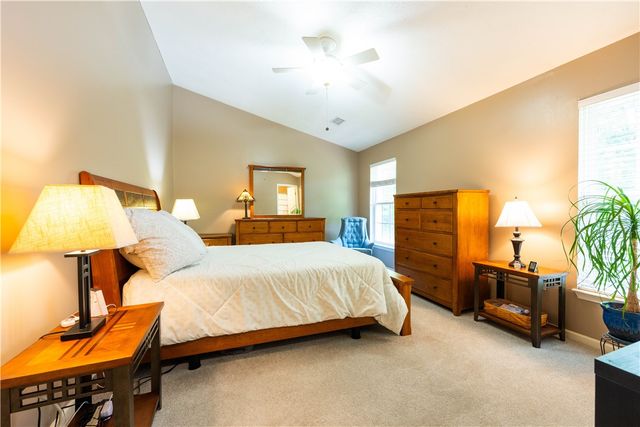 612 Village Green E Blvd, Adams Twp, PA 16046