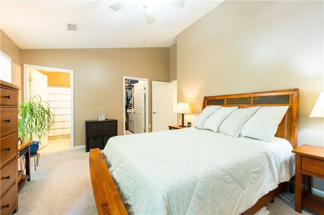 612 Village Green E Blvd, Adams Twp, PA 16046