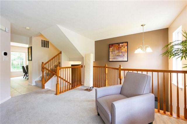 612 Village Green E Blvd, Adams Twp, PA 16046