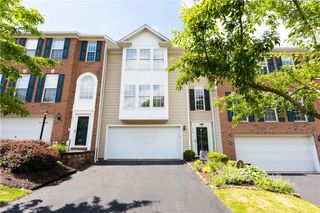 612 Village Green E Blvd, Adams Twp, PA 16046