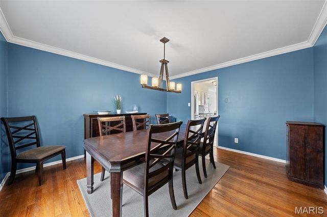 2046 Willow Leaf Drive, St Louis, MO 63131