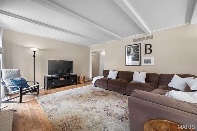 2046 Willow Leaf Drive, St Louis, MO 63131