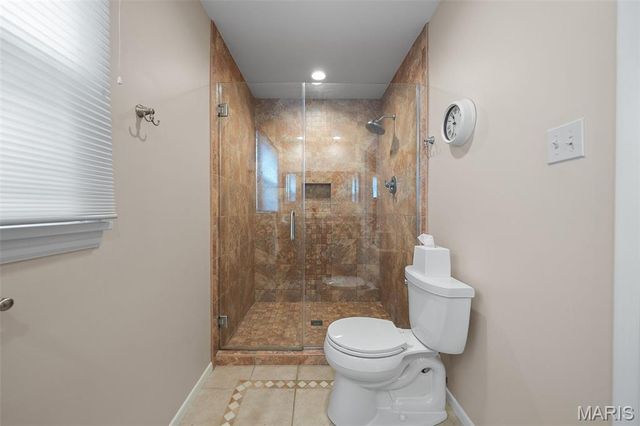 2046 Willow Leaf Drive, St Louis, MO 63131