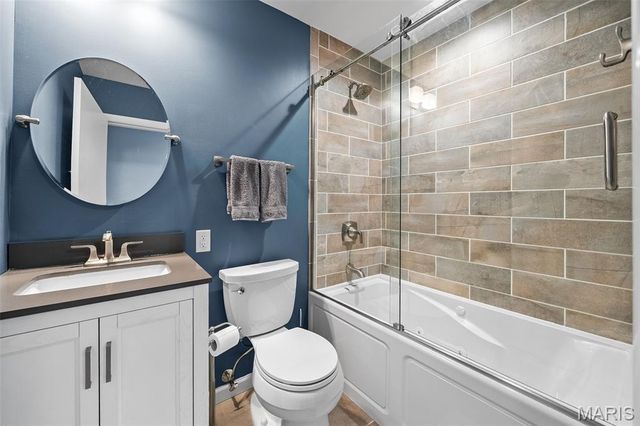 2046 Willow Leaf Drive, St Louis, MO 63131