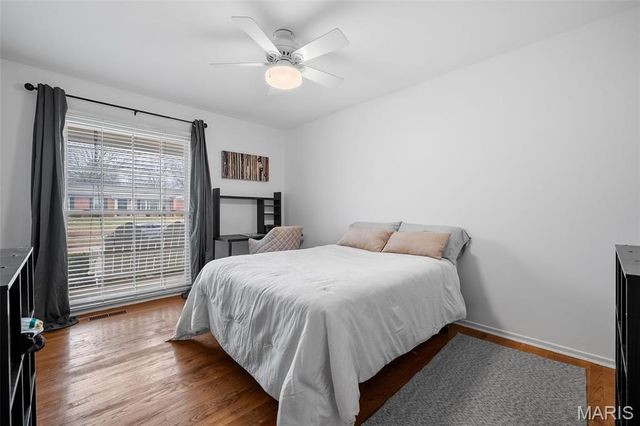 2046 Willow Leaf Drive, St Louis, MO 63131