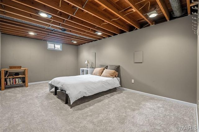 2046 Willow Leaf Drive, St Louis, MO 63131