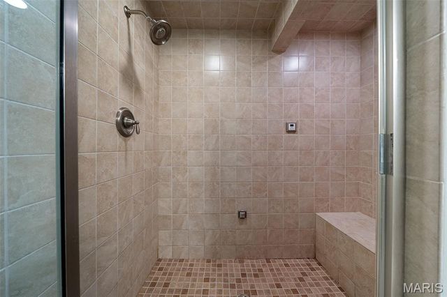 2046 Willow Leaf Drive, St Louis, MO 63131