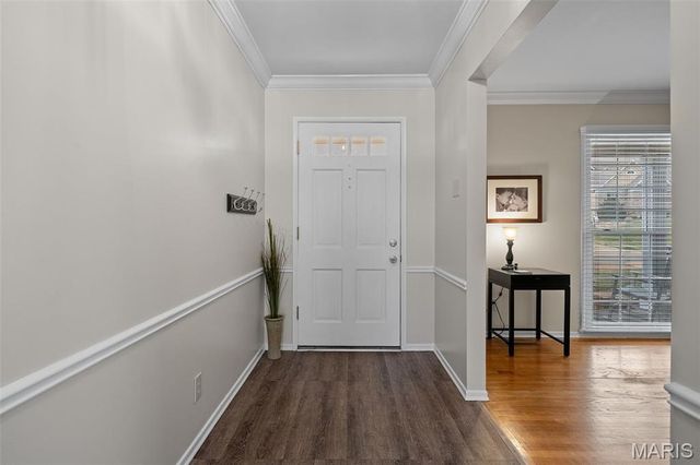 2046 Willow Leaf Drive, St Louis, MO 63131