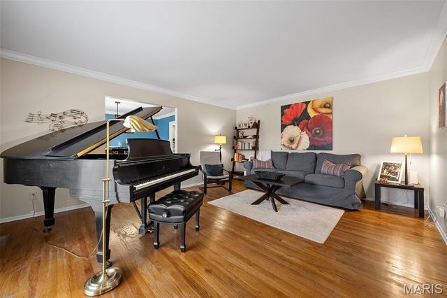 2046 Willow Leaf Drive, St Louis, MO 63131