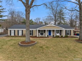 2046 Willow Leaf Drive, St Louis, MO 63131