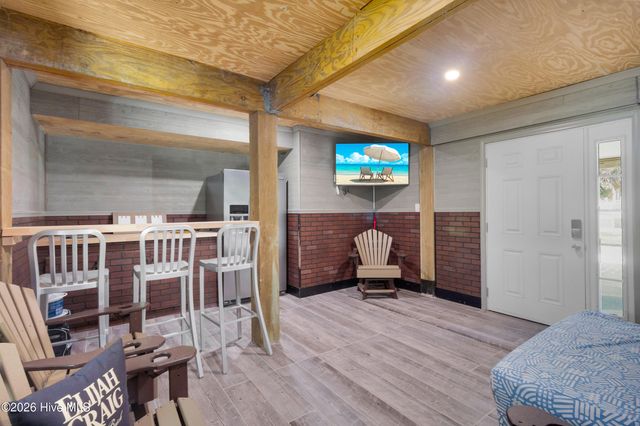 522 Sandy Point Drive, Beaufort, NC 28516