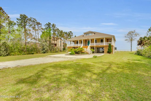 522 Sandy Point Drive, Beaufort, NC 28516