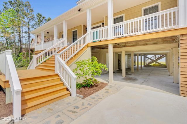 522 Sandy Point Drive, Beaufort, NC 28516