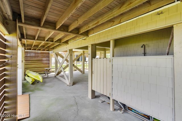 522 Sandy Point Drive, Beaufort, NC 28516