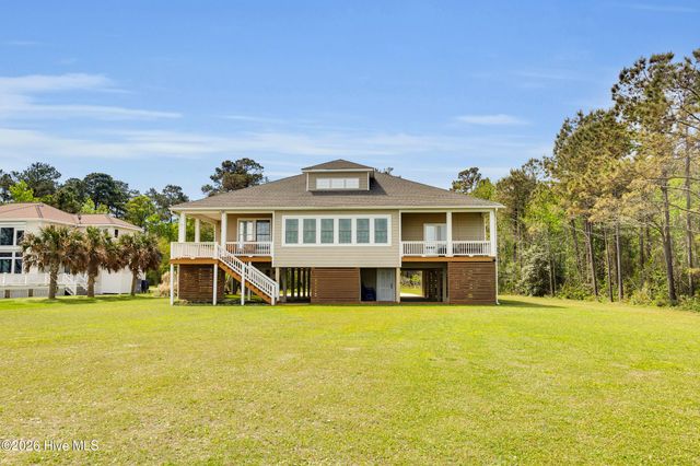 522 Sandy Point Drive, Beaufort, NC 28516