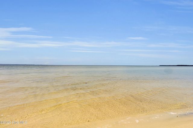 522 Sandy Point Drive, Beaufort, NC 28516