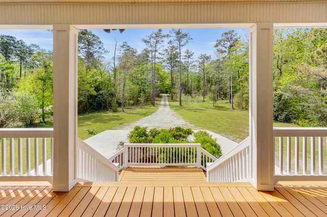522 Sandy Point Drive, Beaufort, NC 28516