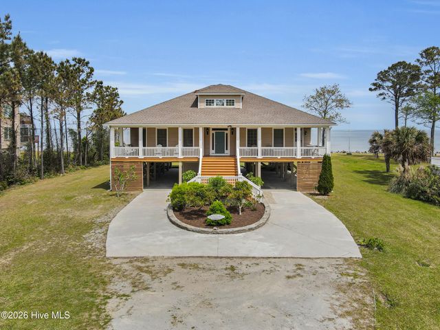 522 Sandy Point Drive, Beaufort, NC 28516