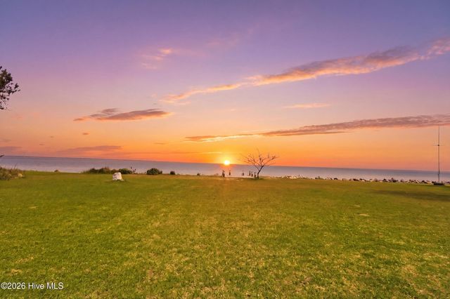 522 Sandy Point Drive, Beaufort, NC 28516